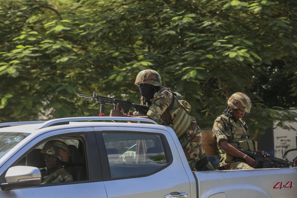 Haiti Gang spreads violence, sets homes on fire
